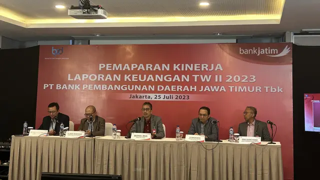 Pemaparan kinerja laporan keuangan kuartal II 2023 PT Bank Jatim Tbk (BJTM), Selasa (25/7/2023). (Foto: Liputan6.com/Elga N)