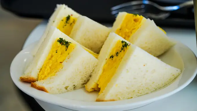 Roti lapis telur yang praktis