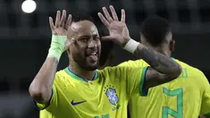 Neymar Jr, mencatat rekor usai menyalip jumlah gol Pele setelah pertandingan kontra Bolivia. (AP Photo/Bruna Prado)