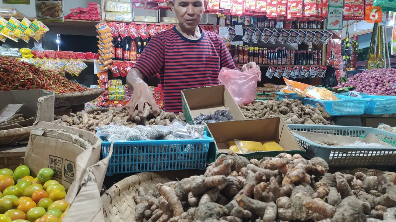 Salah satu pedagang di Pasar Tradisional Kota Gorontalo (Arfandi Ibrahim/Liputan6.com)