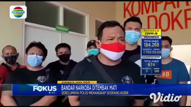 Kasat Narkoba Polrestabes Surabaya, AKBP Memo Ardian mengatakan, pelaku berhasil diringkus, usai ditangkapnya seorang kurir narkoba masuk dalam jaringan pelaku.