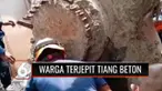 Proses evakuasi warga yang terjepit tiang beton tak berjalan mulus dan menegangkan. Berjam-jam ia harus bertahan menahan beban yang menimpanya, saat berhasil dikeluarkan, korban langsung dilarikan ke rumah sakit.