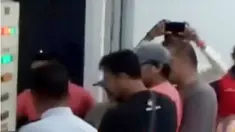 Terduga teroris ini langsung dibawa ke markas Brimob Kelapa Dua untuk menjalani pemeriksaan oleh tim Densus 88 Mabes Polri.