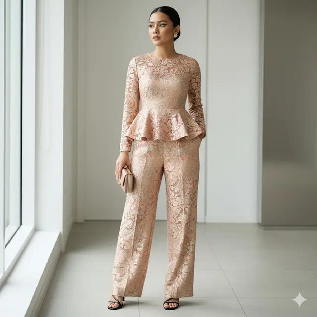 7 Model Baju Brokat Setelan Celana Panjang dengan Desain Anti Basic tapi Classy