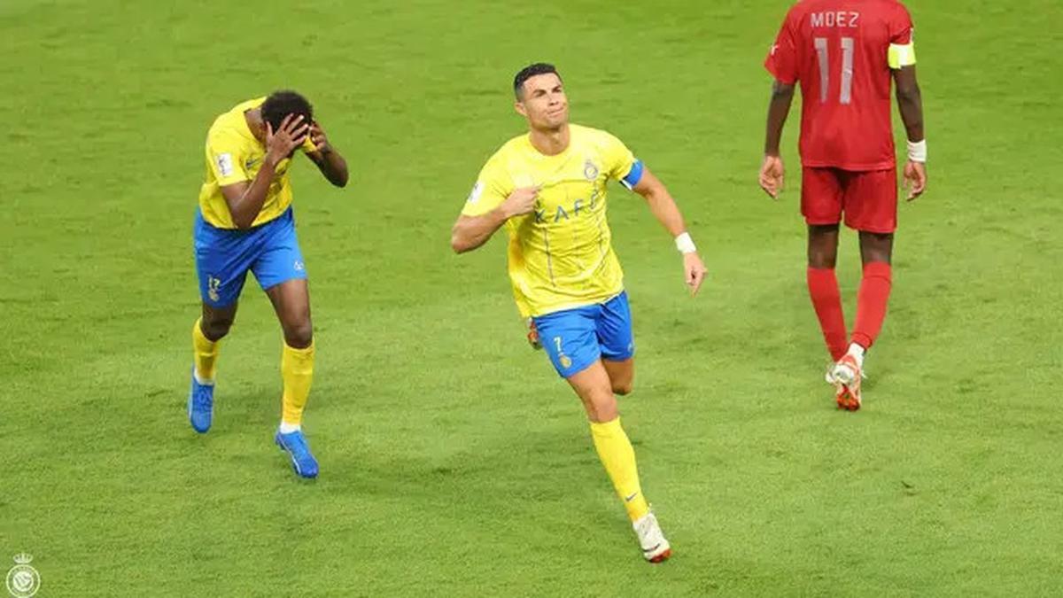 Rodri Ungkap Bedanya Main Melawan Messi dan Ronaldo, Siapa Lebih Bahaya di Lapangan?