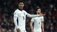 Reaksi Jude Bellingham (Inggris) dalam laga kontra Albania, Kualifikasi Piala Dunia 2026 di Arena Kombetare, 17 November 2025. (AP Photo/Vlasov Sulaj)
