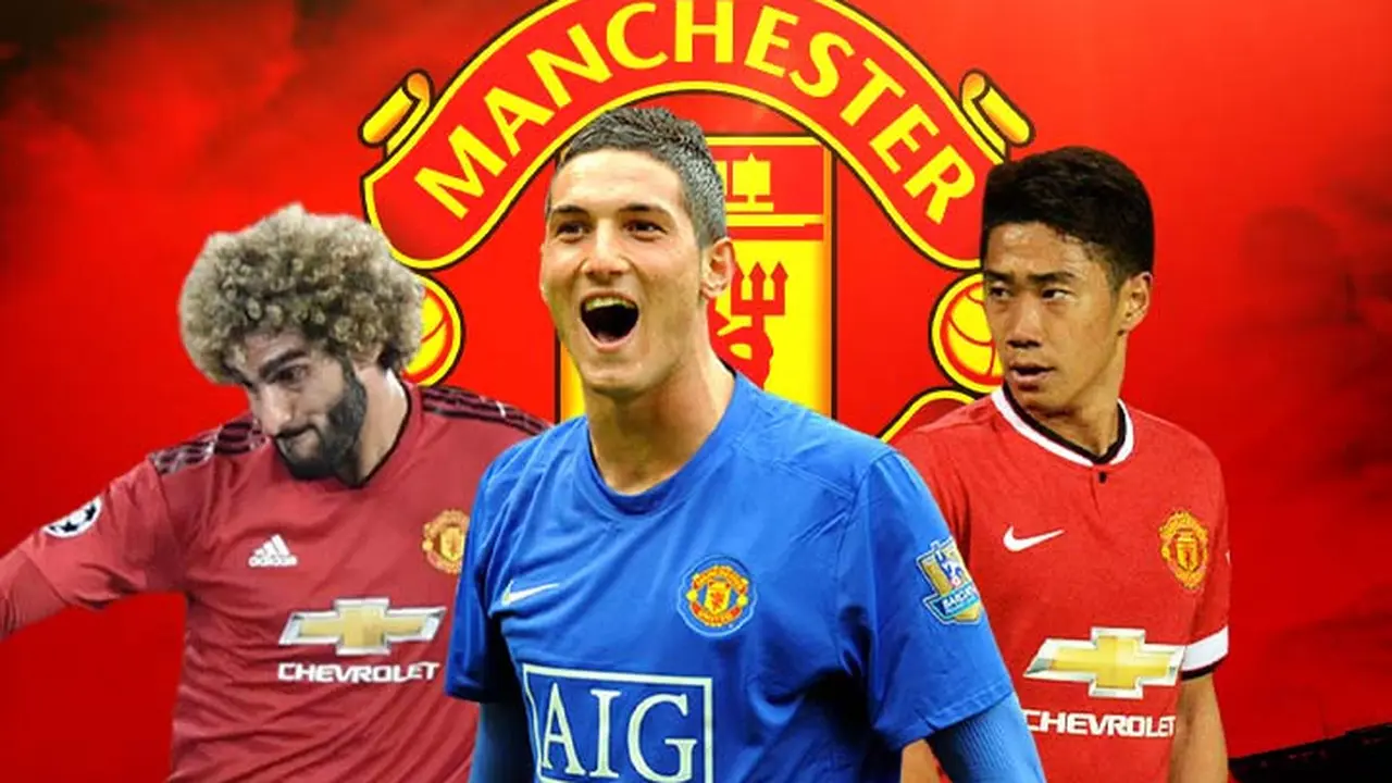 Manchester United -  Marouane Fellaini, Federico Macheda, dan Shinji Kagawa
