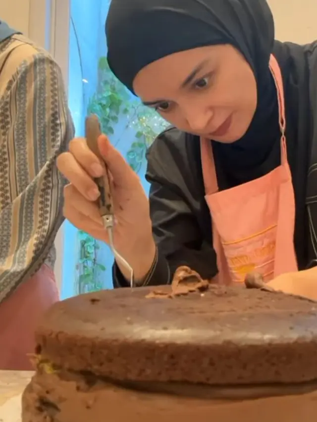 Shireen Sungkar Ikut Baking Class (credit: https://www.instagram.com/shireensungkar/)