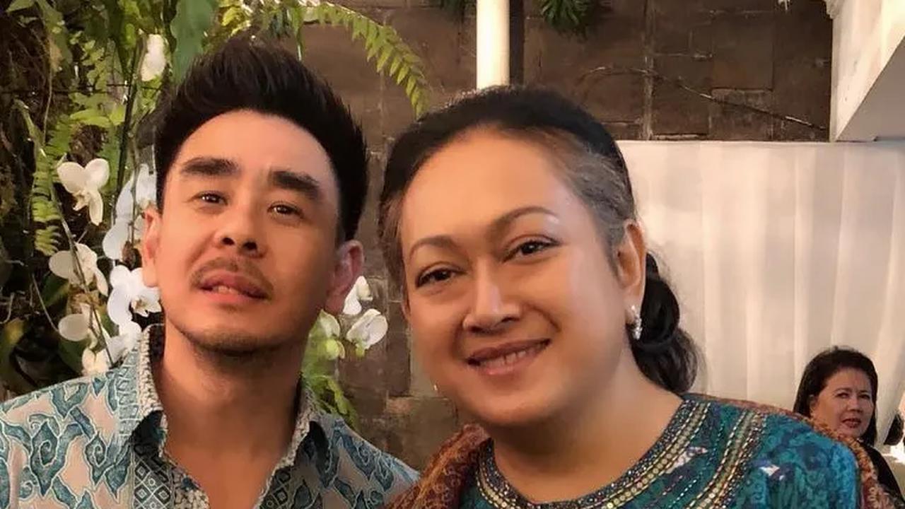 Tidak seperti sang ayah, Mamiek Soeharto lebih memilih berkembun dan melestarikan berbahai jenis tanaman dibanding terjun di dunia partai politik. <br>