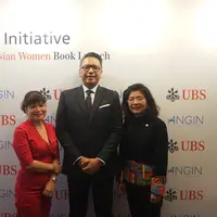 (L-R) Shinta Kamdani, Founder of ANGIN, Agung Prabowo, Head of Corporate Clients Solutions UBS Indonesia, Tracey Woon, Vice Chairman and Head for Women Initiatives UBS APAC (PR)