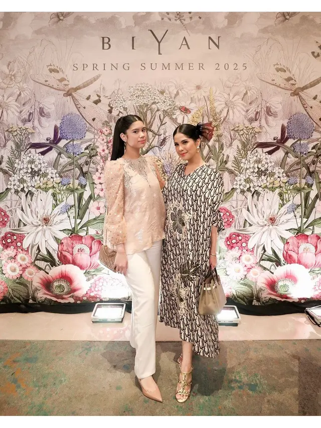 6 Potret Almira Yudhoyono di Acara Fashion Bareng Annisa Pohan, Bikin Pangling