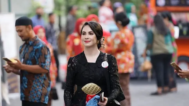 10 Gaya Elegan ala Ibu Pejabat Pakai Kebaya, dari Arumi Bachsin, Kahiyang Ayu hingga Selvi Ananda