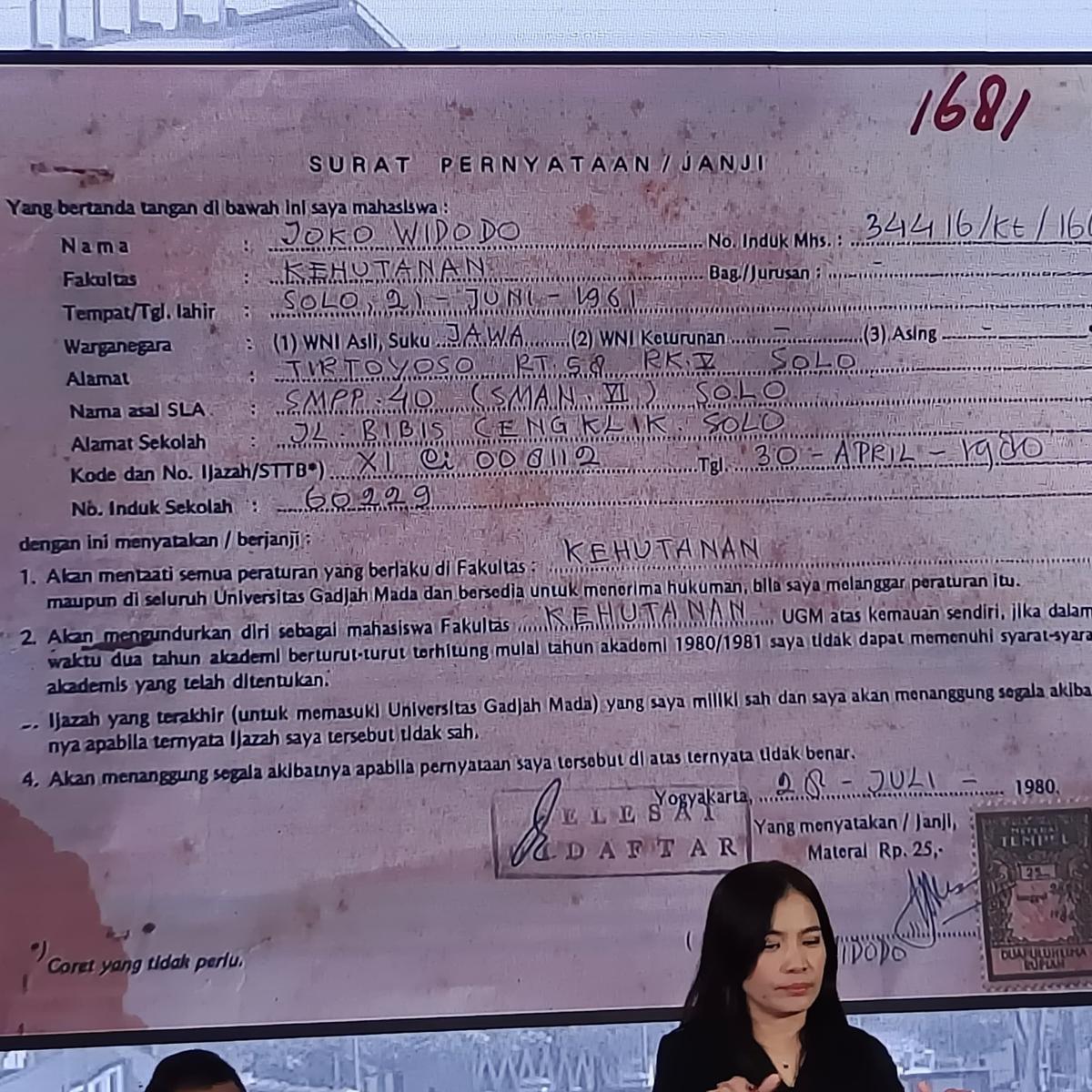 Bareskrim perlihatkan ijazah Jokowi