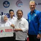 CEO XL Axiata Dian Siswarini dan jajarannya bersama Menkominfo Rudiantara meresmikan Gerakan Donasi Kuota XL untuk sekolah-sekolah di daerah 3T Indonesia. Liputan6.com/Agustin Setyo Wardani