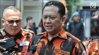 Wakil Ketua Umum Pemuda Pancasila, Bambang Soesatyo memberikan keterangan usai pertemuan dengan Wakil Presiden terpilih Ma'ruf Amin di Jakarta, Rabu (11/9/2019). Kedatangan Bamsoet untuk mengundang Ma'ruf Amin menghadiri Musyawarah Besar ke-10 Pemuda Pancasila di Medan. (merdeka.com/Iqbal Nugroho)