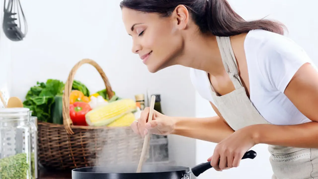 (C) shutterstock