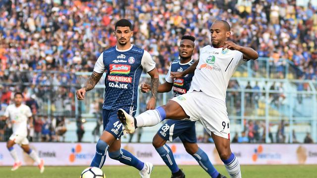 Persela Lamongan, Loris Arnaud