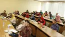 Peserta memperhatikan pemaparan pembicara saat Seminar Kebangkitan Dosen Indonesia di Kampus Cilandak Universitas Prasetiya Mulya, Jakarta, Senin (14/5). Seminar diikuti sekitar 200 dosen dari berbagai kampus. (Liputan6.com/Immanuel Antonius)