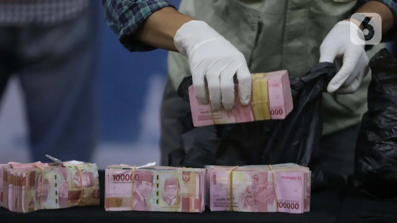 OTT Bupati Probolinggo, Uang Ratusan Juta dan Sejumlah Dokumen Disita KPK