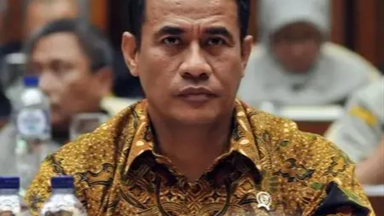 Kemudian pada pada 25 Oktober 2023 lalu, Amran kembali dipercaya Jokowi menduduki kursi Menteri Pertanian menggantikan Syahrul Yasin Limpo. <br>