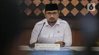 Menteri Agama (Menag) Yaqut Cholil Qoumas menggelar konferensi pers di Gedung Kementerian Agama, Jakarta, Kamis (3/6/2021). Pemerintah memastikan tidak memberangkatkan jemaah haji Indonesia pada musim haji 1442 H/2021 M. (Liputan6.com/Faizal Fanani)