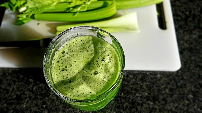 Lihat Manfaat Minum Jus Seledri Pagi Hari 