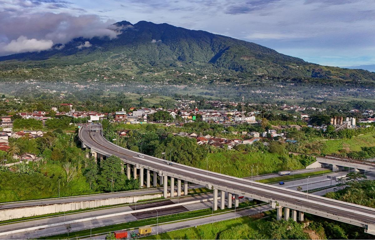 FOTO: Panorama Mempesona Tol Bocimi, Urat Nadi Baru Penghubung Jawa Barat Selatan