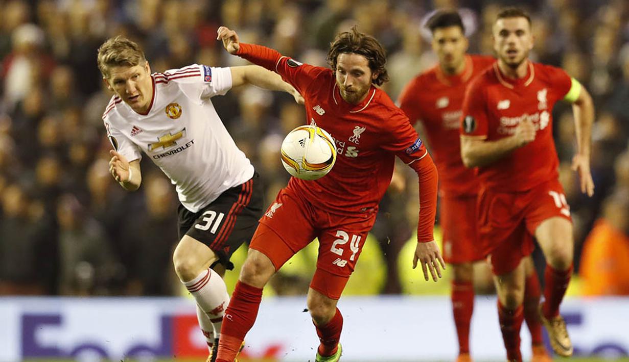 Bastian Schweinsteiger kembali berlatih bersama MU. (Reuters/Phil Noble)