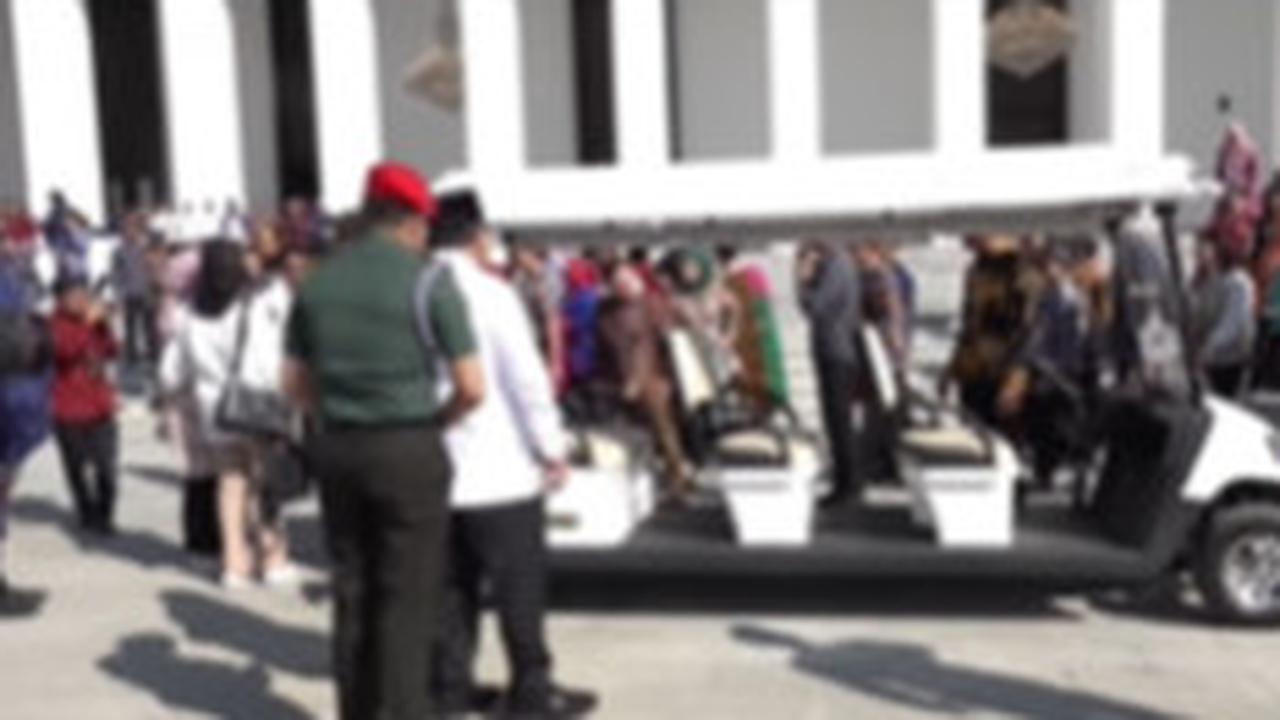 Prabowo Subianto Tolak Ajakan Jokowi Duduk di Bangku Tengah Buggy Car, Sikapnya jadi Sorotan