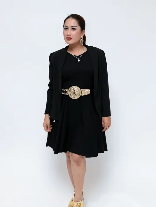 Tak hanya soal asmara, Melinda juga menceritakan perjalanan kariernya yang pernah mendapat pengalaman pahit. Ia pernah ditipu saat menerima tawaran bernyanyi di suatu daerah yang menurutnya ia justru akan dijual saat itu. (Deki Prayoga/Bintang.com)