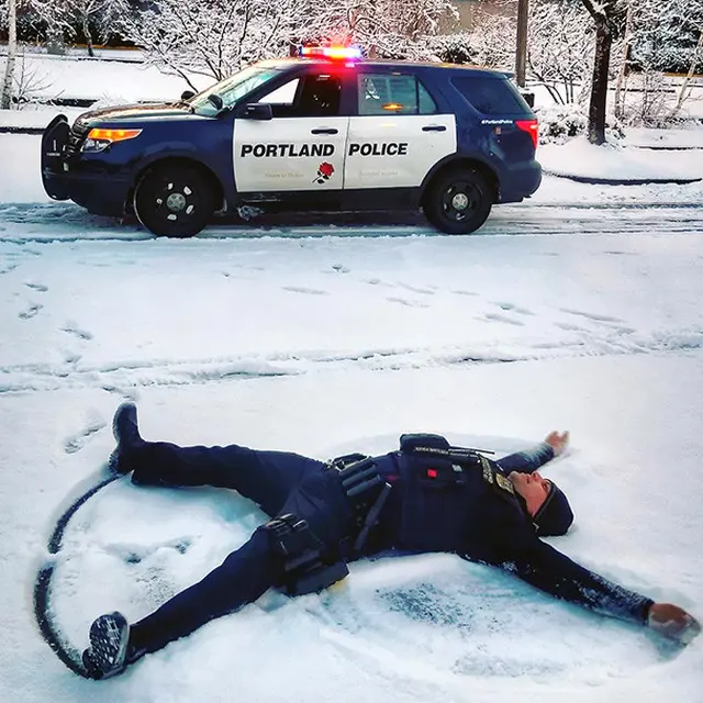 Tingkah Lucu Polisi
