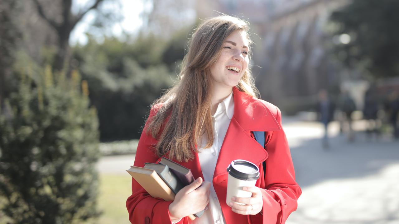 [Fimela] ilustrasi kuliah di luar negeri