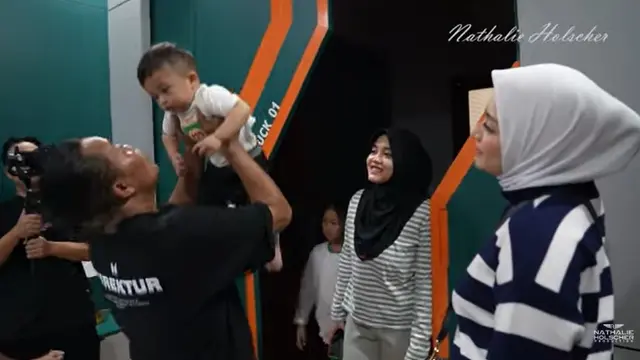 Nathalie dan Adzam ke rumah Sule (YouTube/Nathalie Holscher)