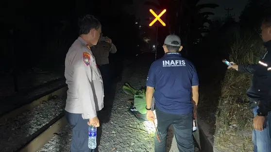 Pria di Bandar Lampung Tewas Mengenaskan Tertabrak Kereta Api