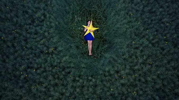 [Bintang] Tanpa Manipulasi Photoshop, 10 Foto Ini Cantik dari Sananya!