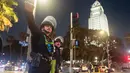 Otoritas Los Angeles memberlakukan jam malam pada Selasa (10/6/2025) waktu setempat. (RINGO CHIU/AFP)