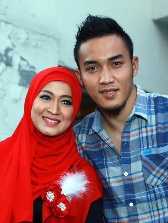 Meski tidak lagi dapat mencari nafkah sebagai pemain belakang klub Persija Jakarta, Gunawan tidak ingin menggadaikan profesinya dengan menggeluti bidang lain. (Wimbarsana/Bintang.com)