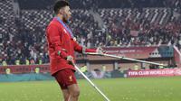 Gelandang Liverpool, Alex Oxlade-Chamberlain berselebrasi setelah pertandingan melawan Flamengo pada final Piala Dunia Antarklub 2019 di Stadion Internasional Khalifa di Doha, Qatar (22/12/2019). Liverpool menang 1-0 atas Flamengo. (AP Photo/Hassan Ammar)