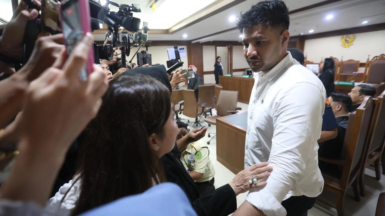 FOTO; FOTO: Ammar Zoni Divonis Tujuh Tahun Penjara dalam Kasus Narkotika Rutan Salemba