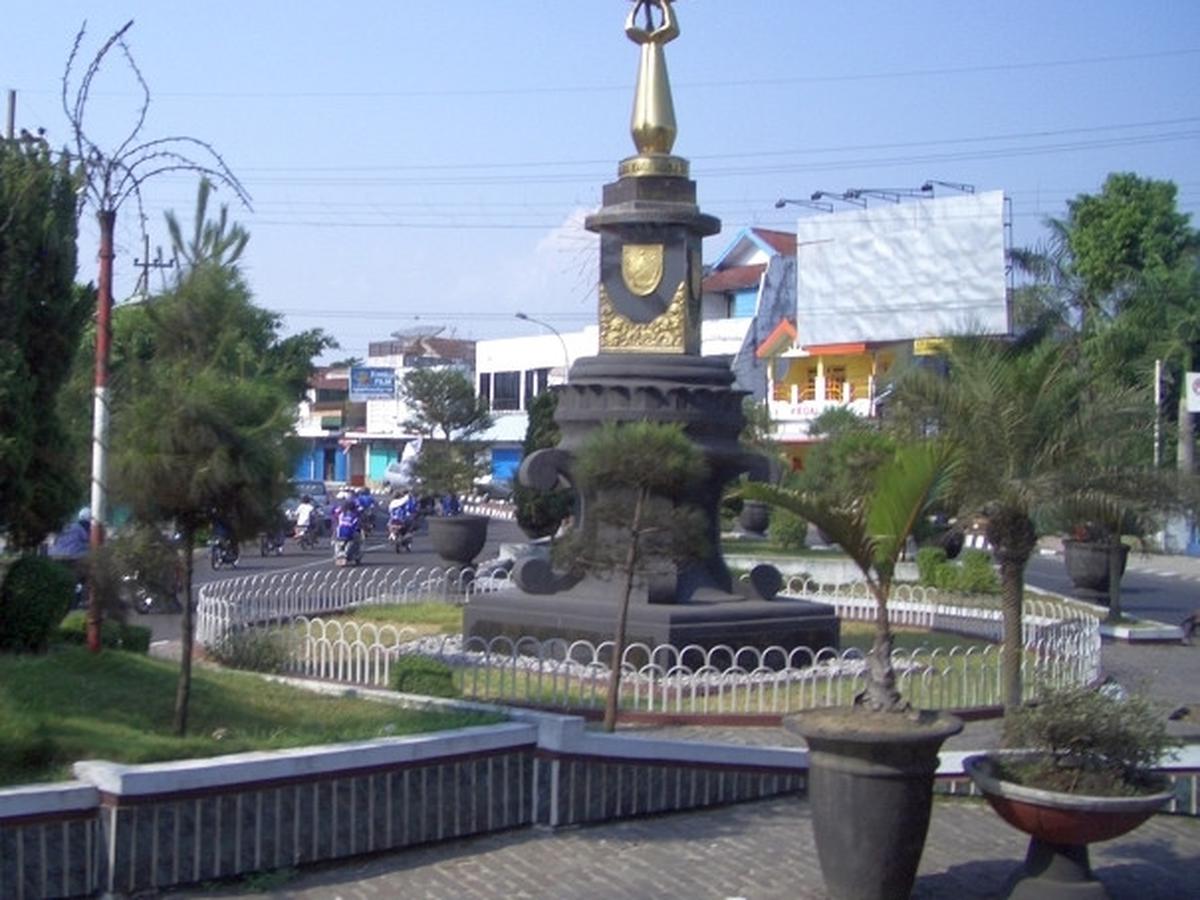 6 Tempat Wisata Malam Di Jember Cocok Untuk Berkumpul Bareng Teman Surabaya Liputan6 Com