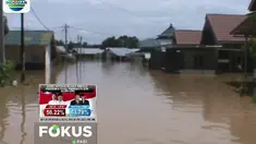Warga yang rumahnya terendam mengungsi ke tenda-tenda darurat atau ke keluarga mereka yang rumahnya tidak terkena banjir.