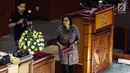 Menteri Keuangan Sri Mulyani saat akan menyampaikan tanggapan pemerintah atas pandangan DPR terhadap Rancangan Undang-Undang Tentang Pertanggungjawaban Atas Pelaksanaan APBN (P2APBN) Tahun Anggaran 2018 di Gedung Nusantara II, Jakarta, Selasa (16/7/2019). (Liputan6.com/JohanTallo)