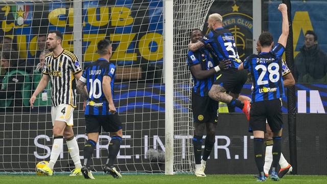 Foto: Apes, Gol Bunuh Diri Buat Juventus Semakin Tertinggal Jauh dari Inter Milan di Klasemen Liga Italia