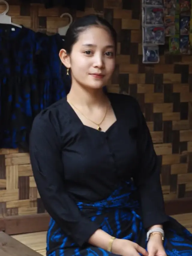 Pakaian Adat Wanita Baduy Luar