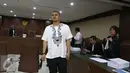 Saipul Jamil usai menjalani sidang di Pengadilan Tipikor, Jakarta, Senin (19/9). Saipul Jamil menjadi saksi bersama Berthanatalia Ruruk Kariman dan Tugiman terkait kasus suap panitera pengganti Pengadilan Negeri Jakarta Utara. (Liputan6.com/Helmi Afandi)