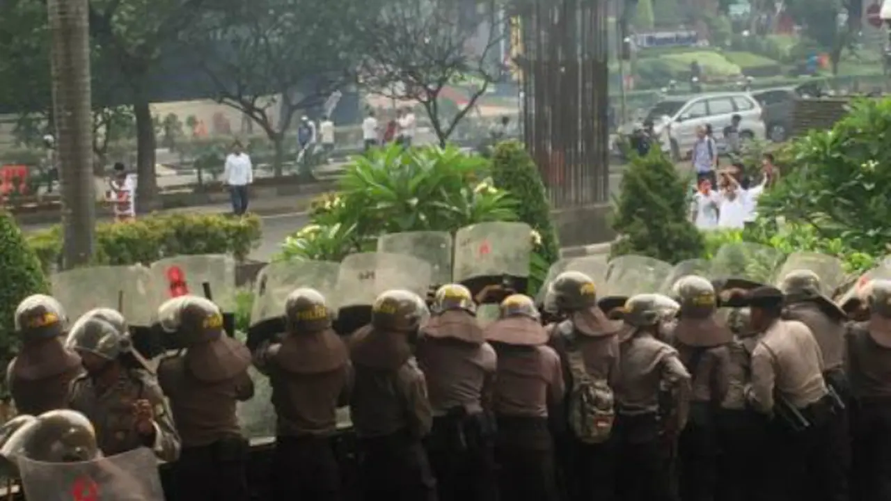 Demo rusuh di depan KPK