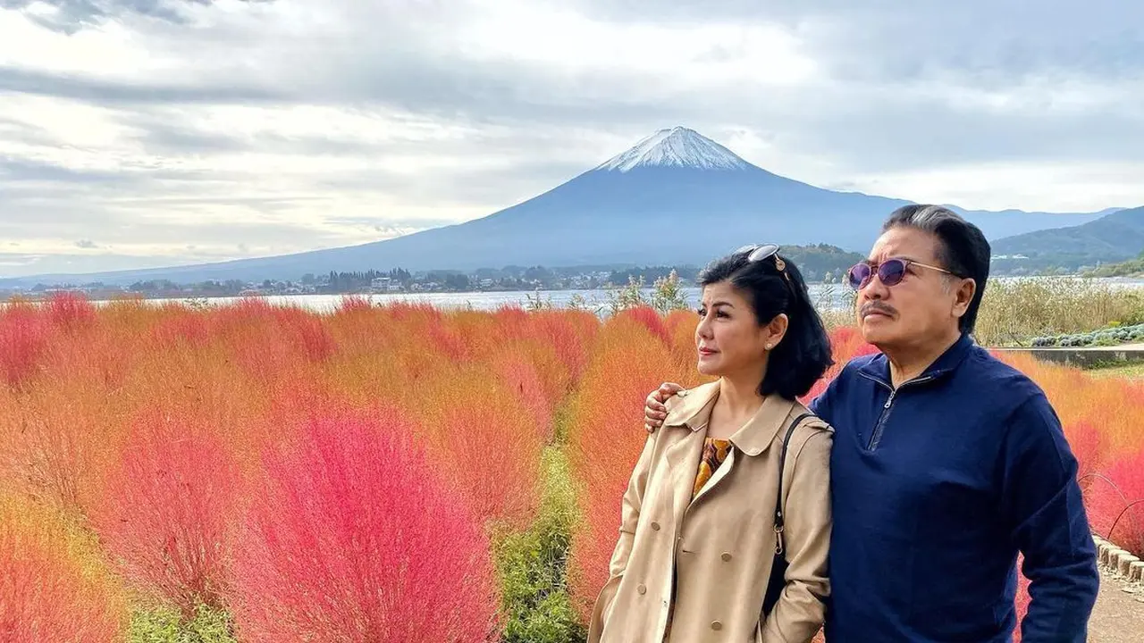 Diterpa Isu Cerai, Ini 6 Potret Kenangan Hotma Sitompul dan Desiree Tarigan