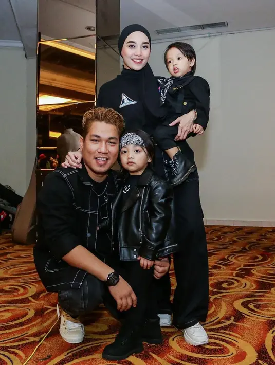 <p>[Instagram/monicaimas]</p>