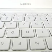 Inilah alasan di balik tonjolan yang diberikan pada huruf F dan J di keyboard.