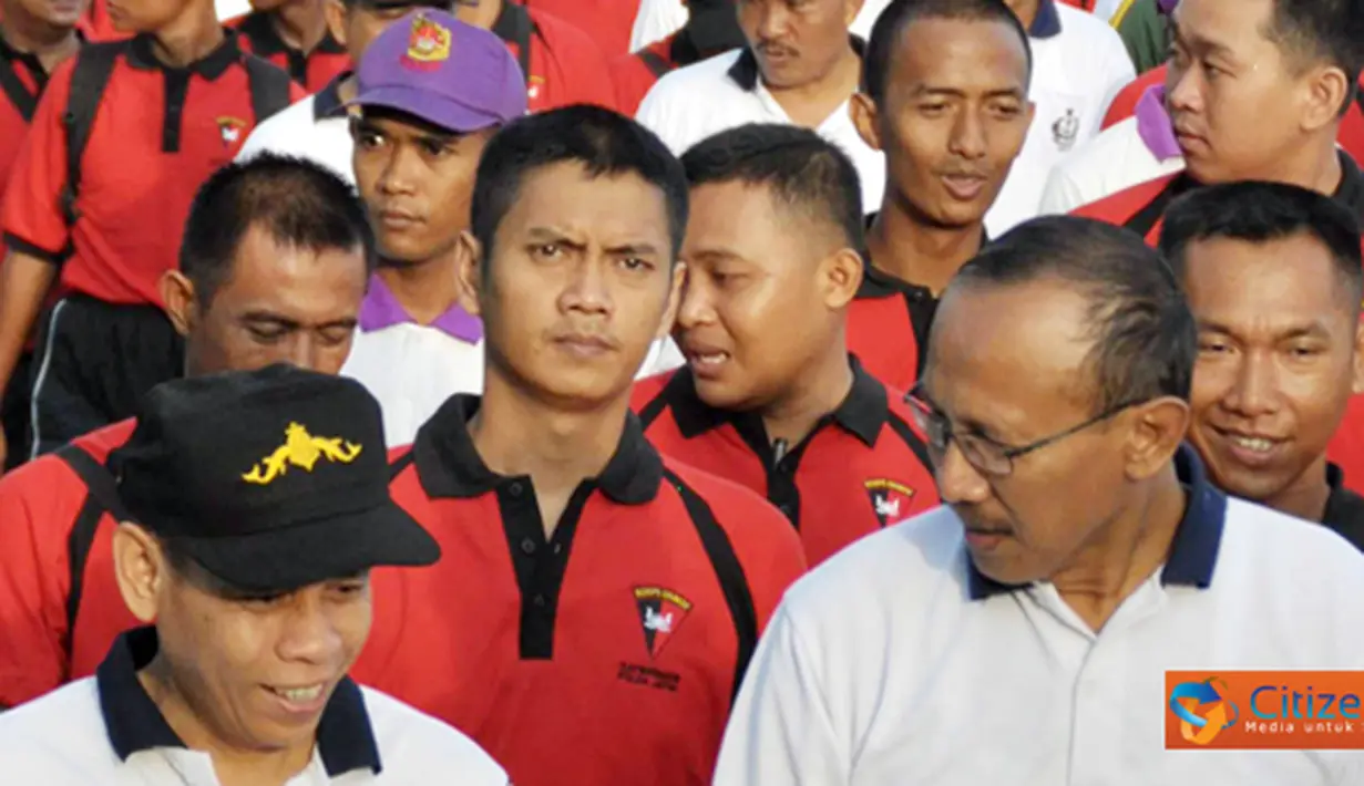 Citizen6, Surabaya: “Dengan olahraga bersama, kita wujudkan Soliditas TNI, POLRI, Pemda dan tokoh masyarakat demi terwujudnya Jawa Timur yang aman dan nyaman”. (Pengirim: Diyat Akmal Thahar)